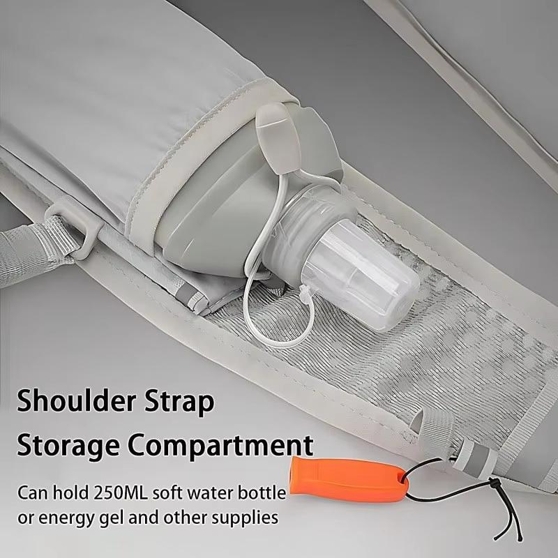 물통을 넣을 수 있는 수납 공간과 수분 보충용 물통이  - Hydration Vest 리뷰 및 가격